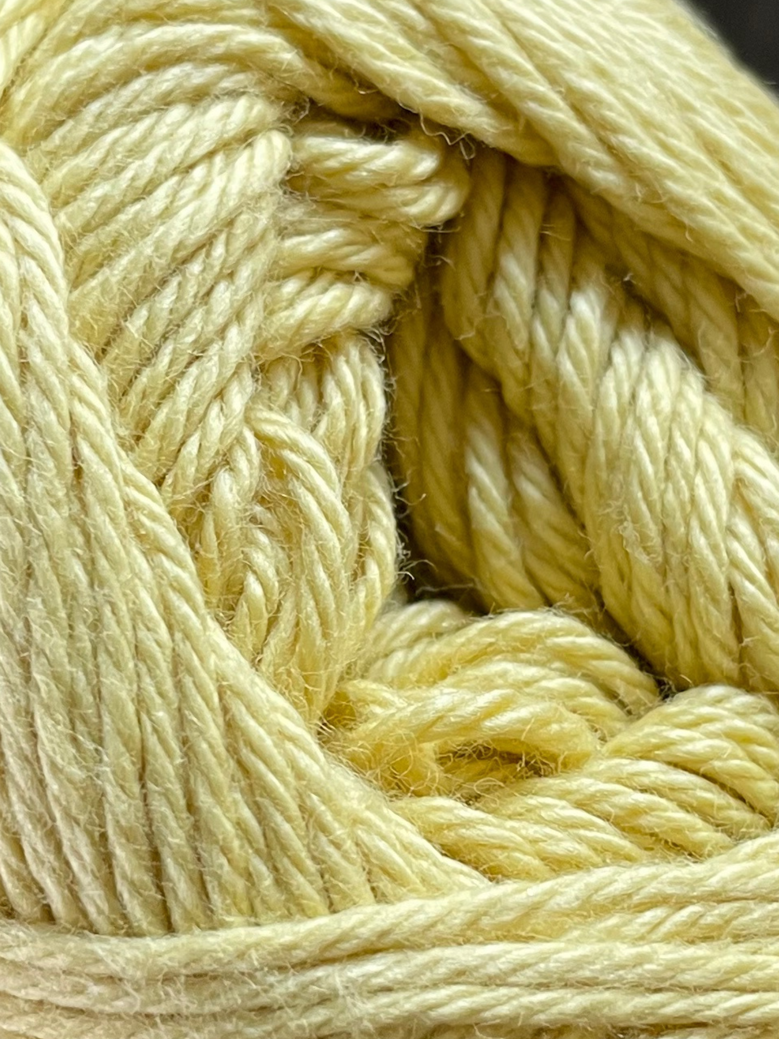 Pastel Yellow - KK 8/4 bomuldsgarn